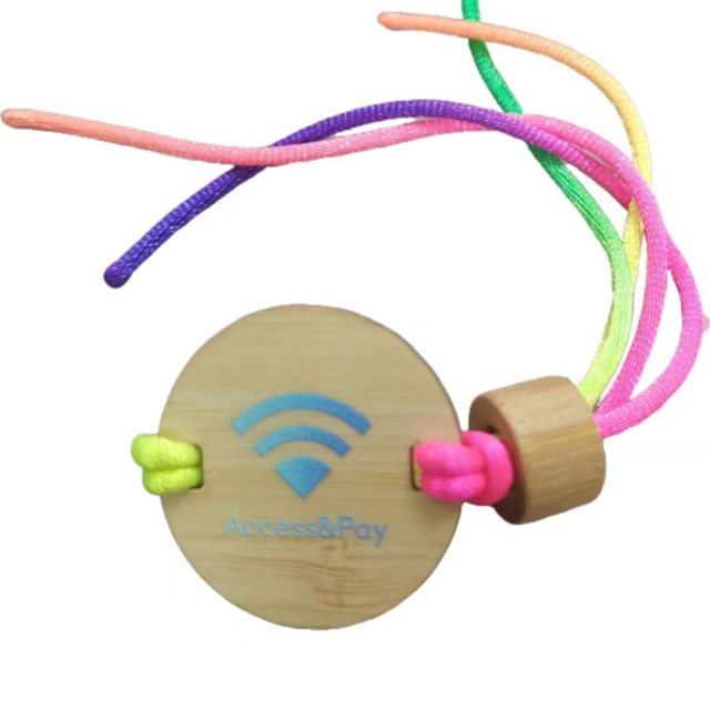 Bracelet de contr&ocirc;le d'acc&egrave;s en bambou d'&eacute;tiquette de mini carte Rfid en bois recycl&eacute; RFID NFC 