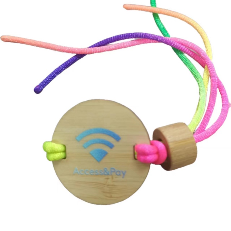 Bracelet de contr&ocirc;le d'acc&egrave;s en bambou d'&eacute;tiquette de mini carte Rfid en bois recycl&eacute; RFID NFC 