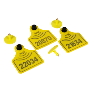860-960MHz UHF رقاقة طويلة المدى للحيوانات TPU RFID الأذن لخنازير الماشية